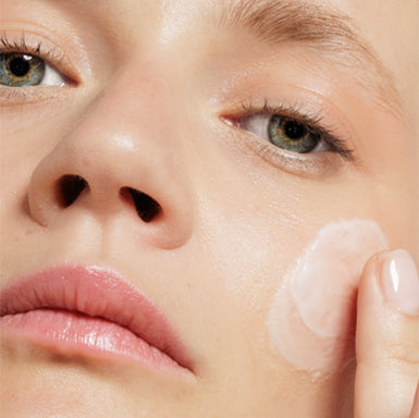 Dr. C. Tuna Set Pure Rose de Farmasi Paso 3